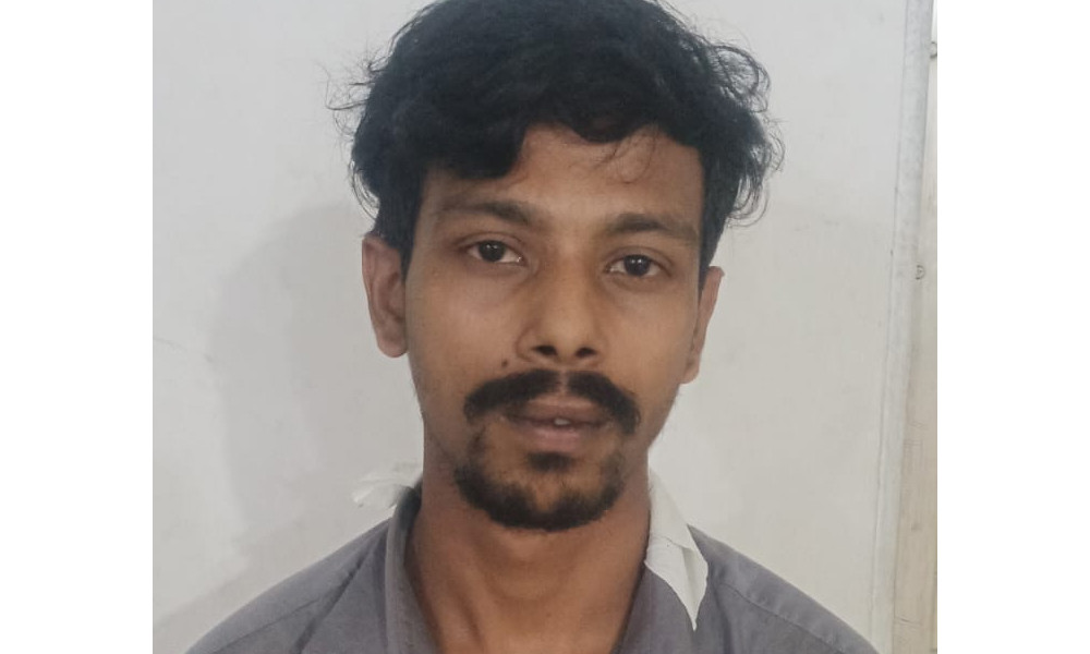 চলন্ত বাসে ধর্ষণচেষ্টার অভিযোগ, চালকের পর হেলপার গ্রেপ্তার