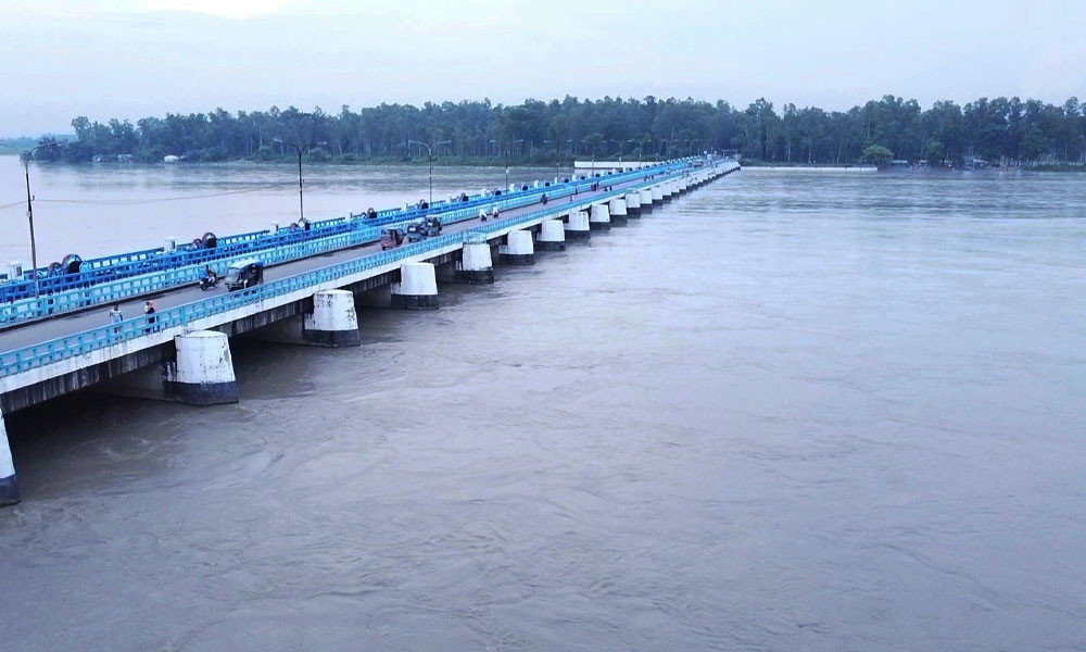 তিস্তার পানি বেড়ে বিপৎসীমা ছুঁই ছুঁই