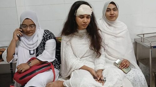 আদালত চলাকালে নারী আইনজীবীর মাথা ফাটালেন বিচারক