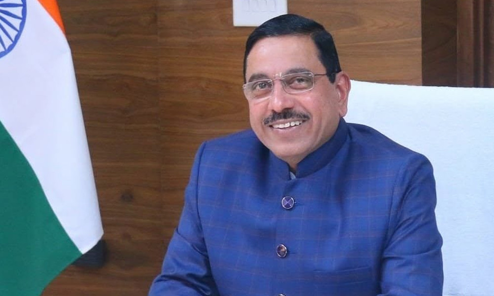 ভারতের নতুন শিক্ষামন্ত্রী প্রহ্লাদ যোশী