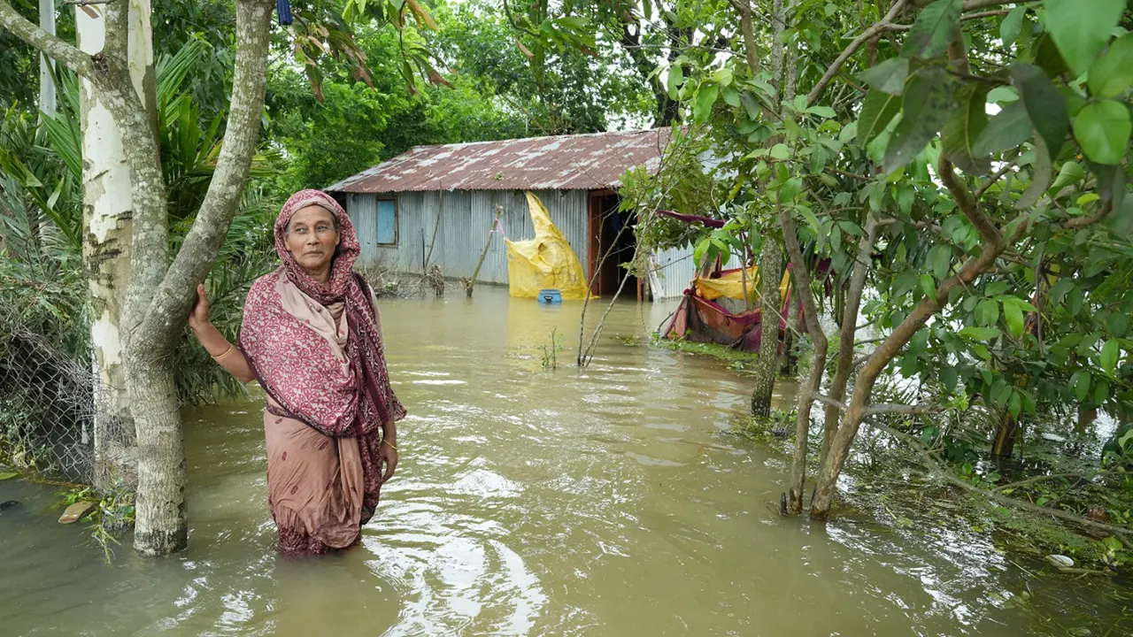 চট্টগ্রামে ভয়াবহ বন্যা: ৪৪ জনের মৃত্যু, ক্ষতিগ্রস্ত প্রায় ৯ লাখ মানুষ