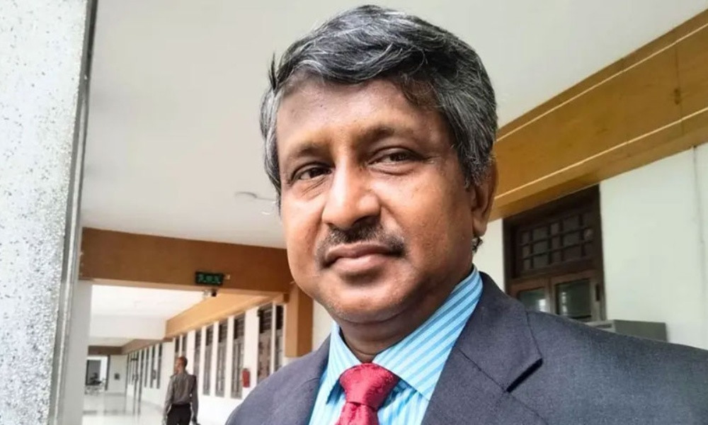 অসদাচরণের অভিযোগে চাকরি হারালেন হাইকোর্টের সহকারী রেজিস্ট্রার