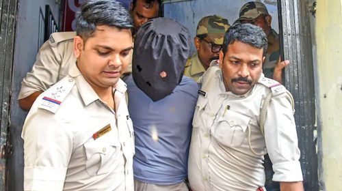 ‘হানি ট্র্যাপ’ কৌশলে তথ্য সংগ্রহের অভিযোগ, ঝাড়খণ্ড থেকে নারী গ্রেপ্তার