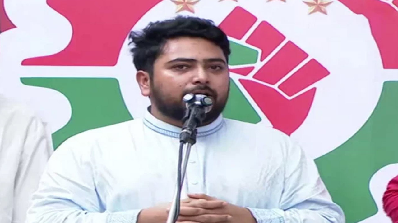 এই সরকার ভাবছে সব দখল করবে, এটা শেখ হাসিনাও ভেবেছিল: নাহিদ
