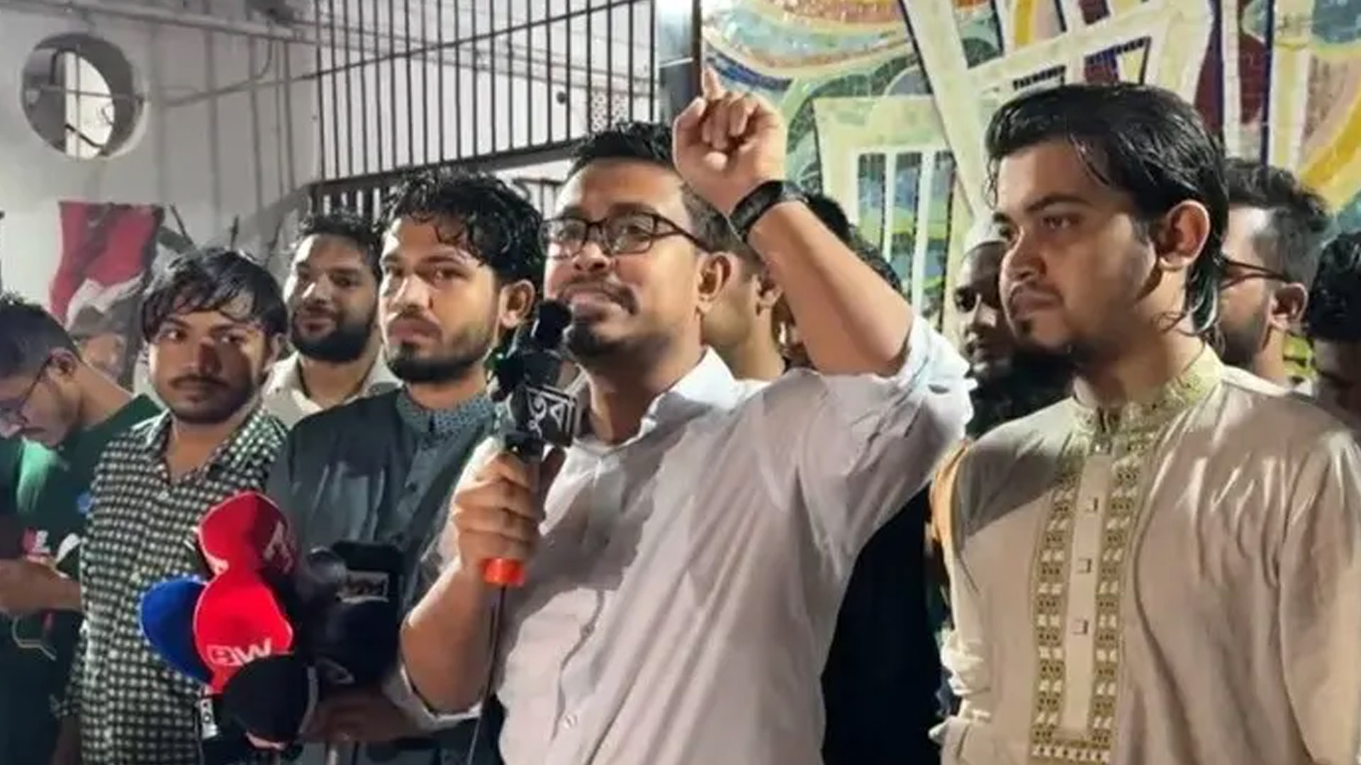 ‘চাকরি হবে মেধায়, কমিটি-বাণিজ্য মানি না’: ডাকসু ভিপি সাদিক কায়েম