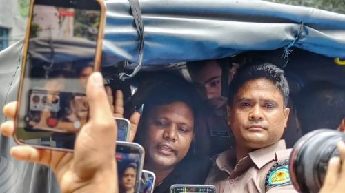 ধানমন্ডি ৩২ থেকে কার্যক্রম নিষিদ্ধ আওয়ামী লীগ সন্দেহে আটক ১